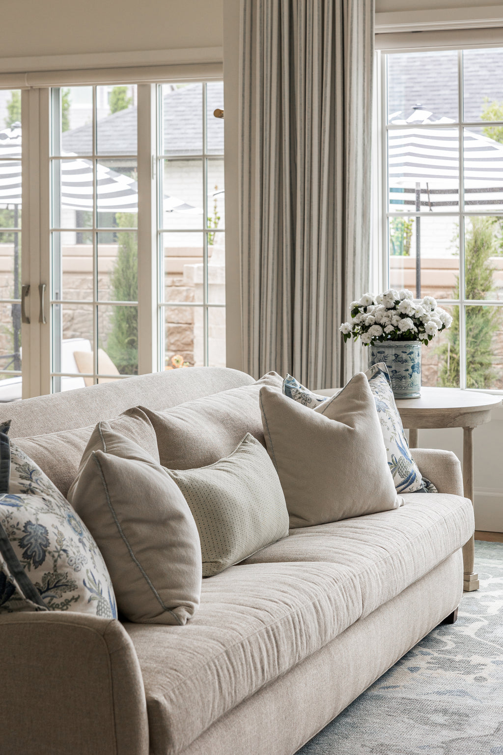 Etta Sofa